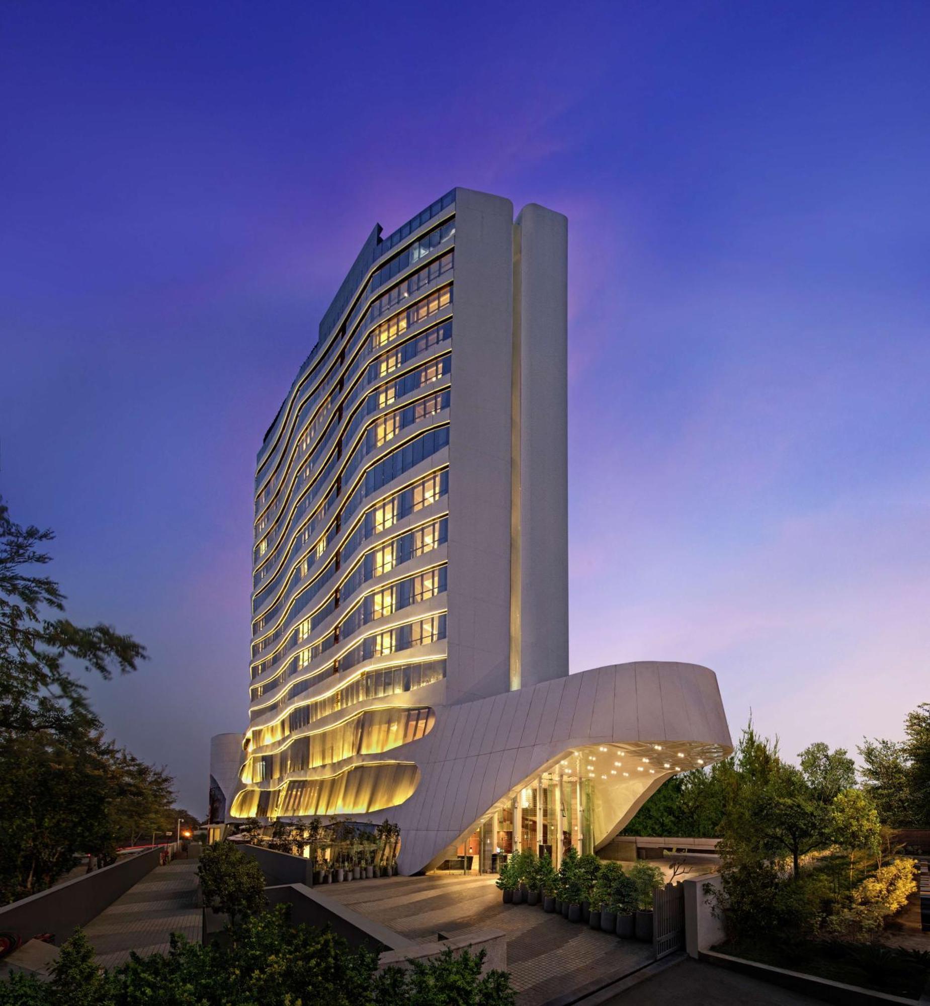 Doubletree By Hilton Ahmedabad Hotel Exterior foto